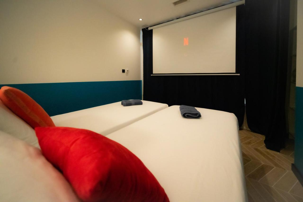 Roma Divine Home Cinema Et Jardin Nimes Luaran gambar
