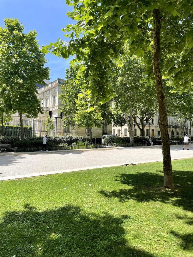 Roma Divine Home Cinema Et Jardin Nimes Luaran gambar