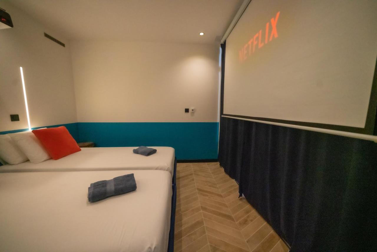 Roma Divine Home Cinema Et Jardin Nimes Luaran gambar