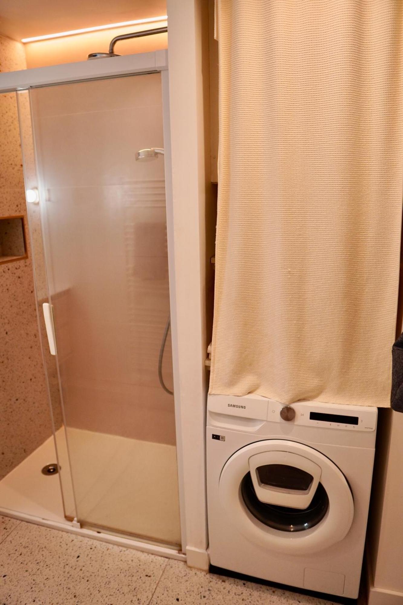 Roma Divine Home Cinema Et Jardin Nimes Luaran gambar