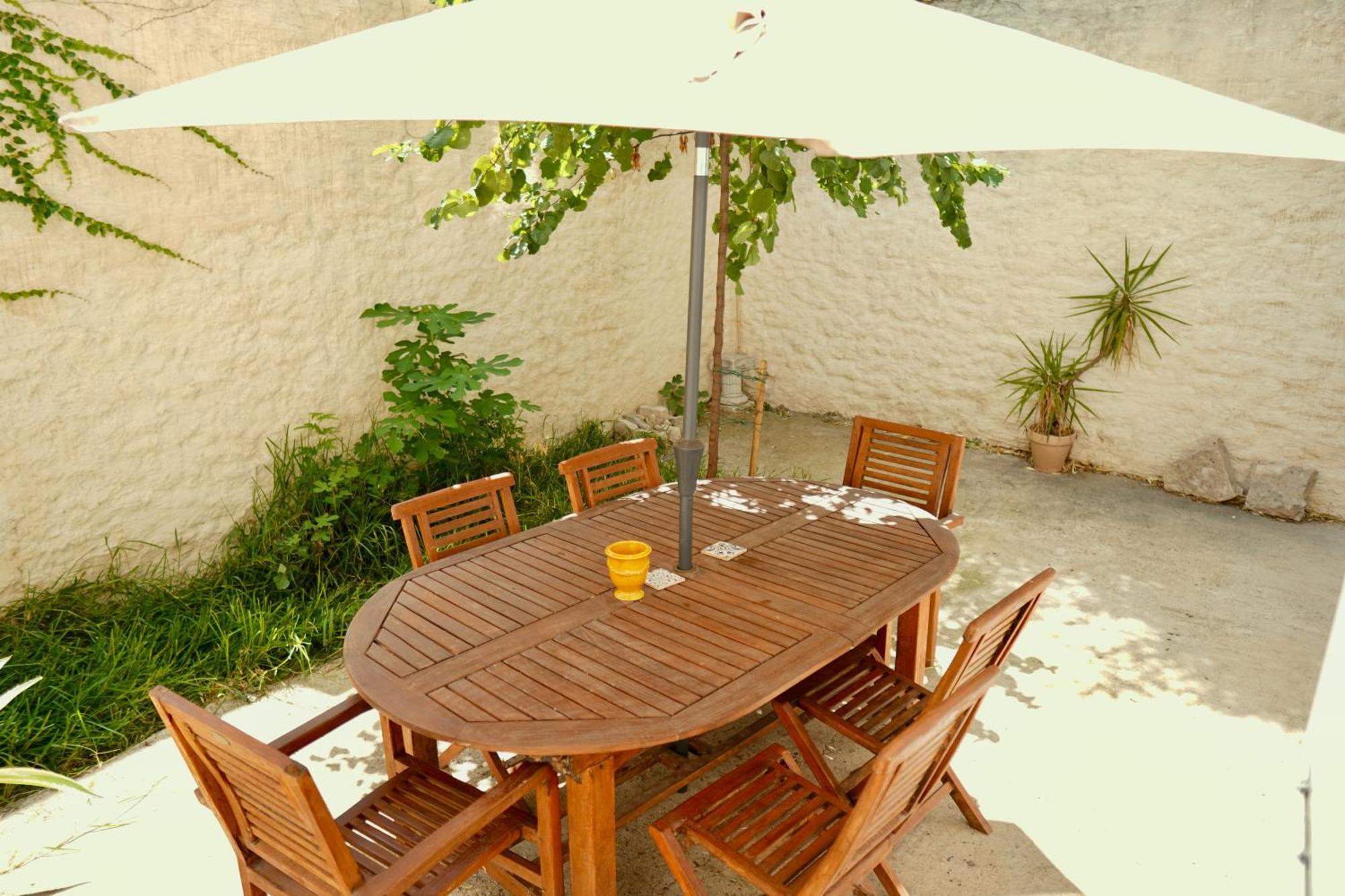 Roma Divine Home Cinema Et Jardin Nimes Luaran gambar