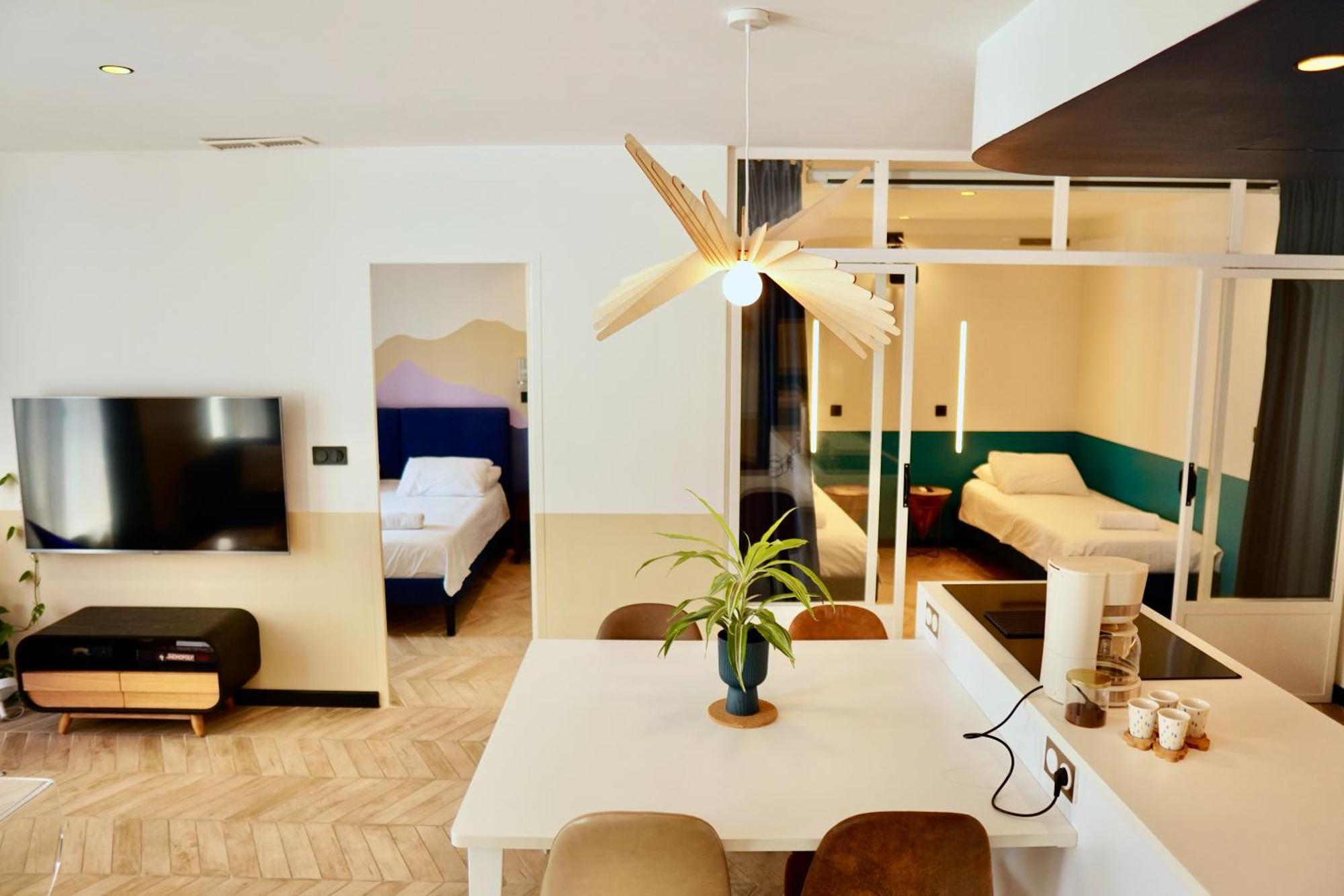 Roma Divine Home Cinema Et Jardin Nimes Luaran gambar