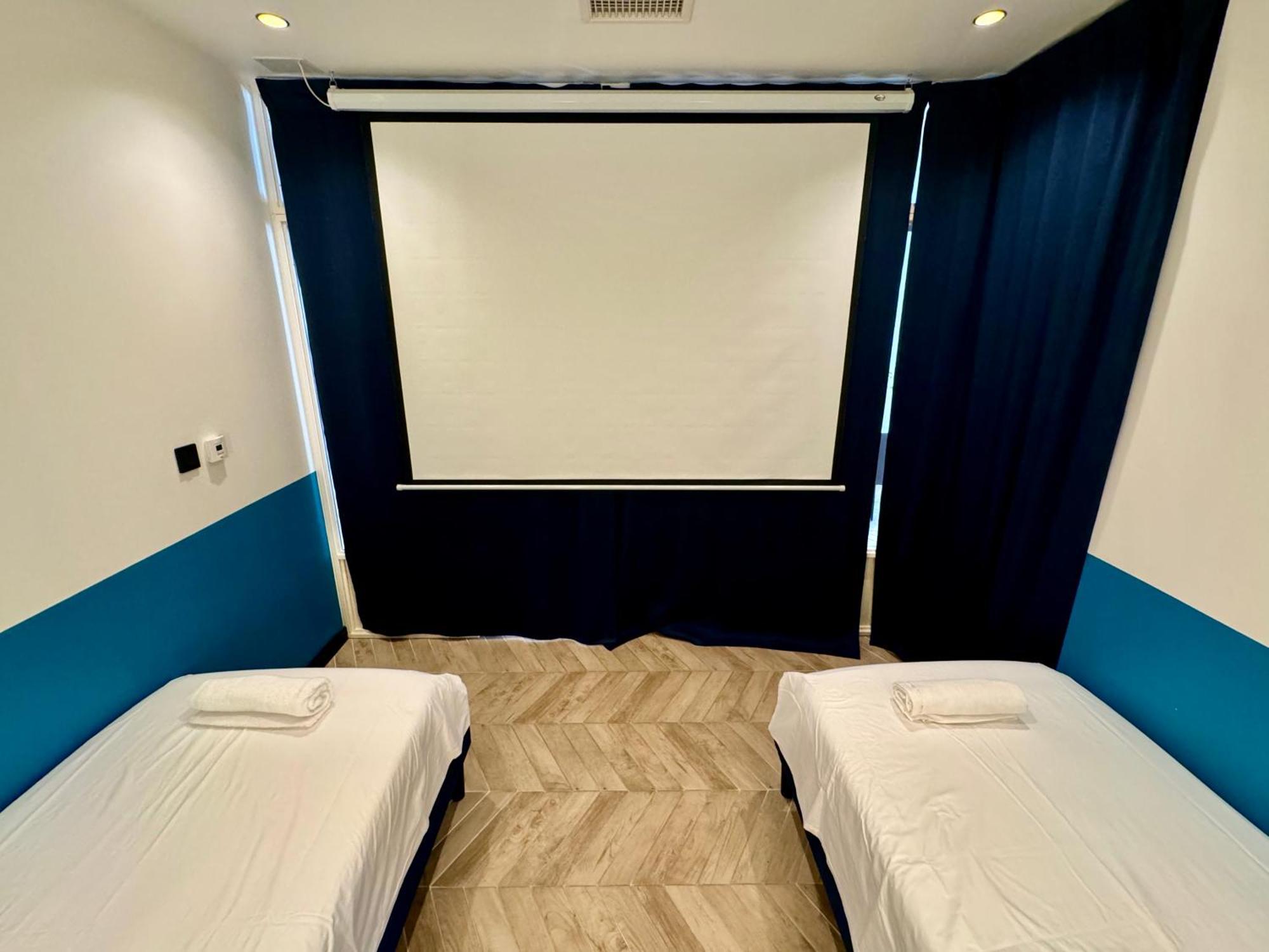 Roma Divine Home Cinema Et Jardin Nimes Luaran gambar