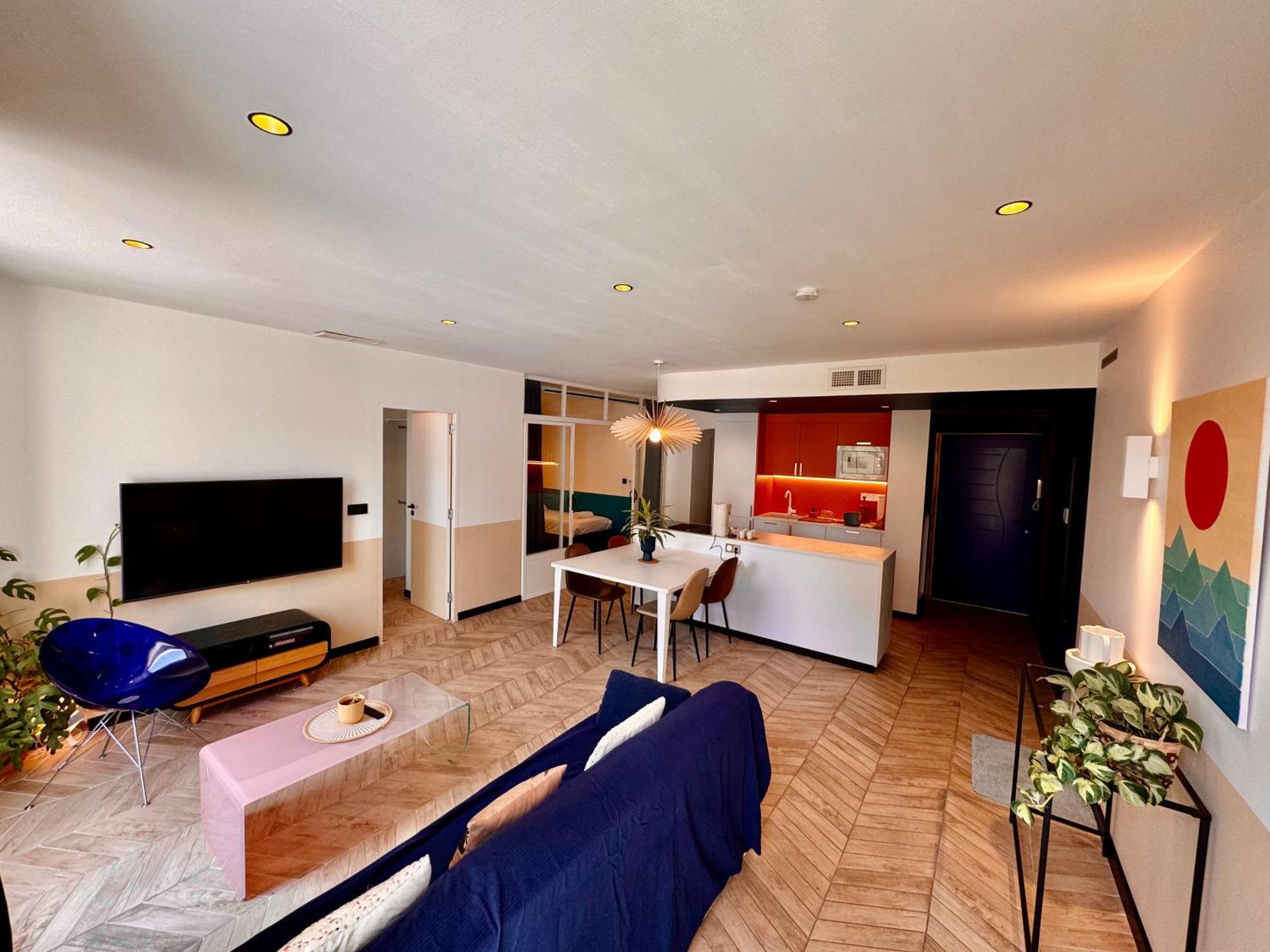 Roma Divine Home Cinema Et Jardin Nimes Luaran gambar