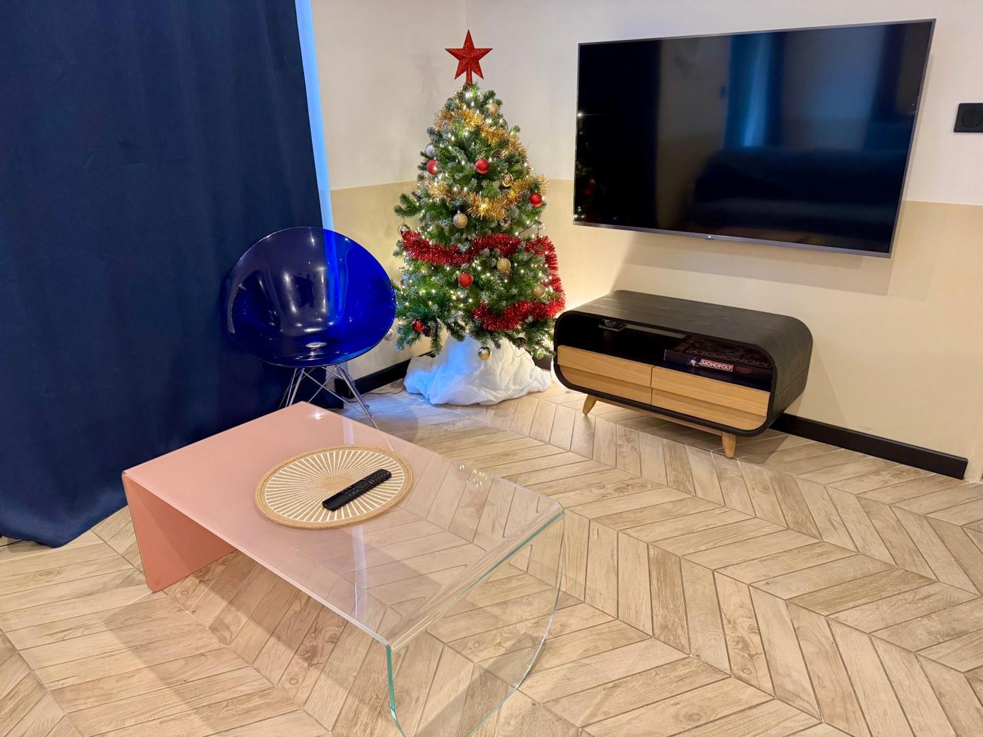 Roma Divine Home Cinema Et Jardin Nimes Luaran gambar